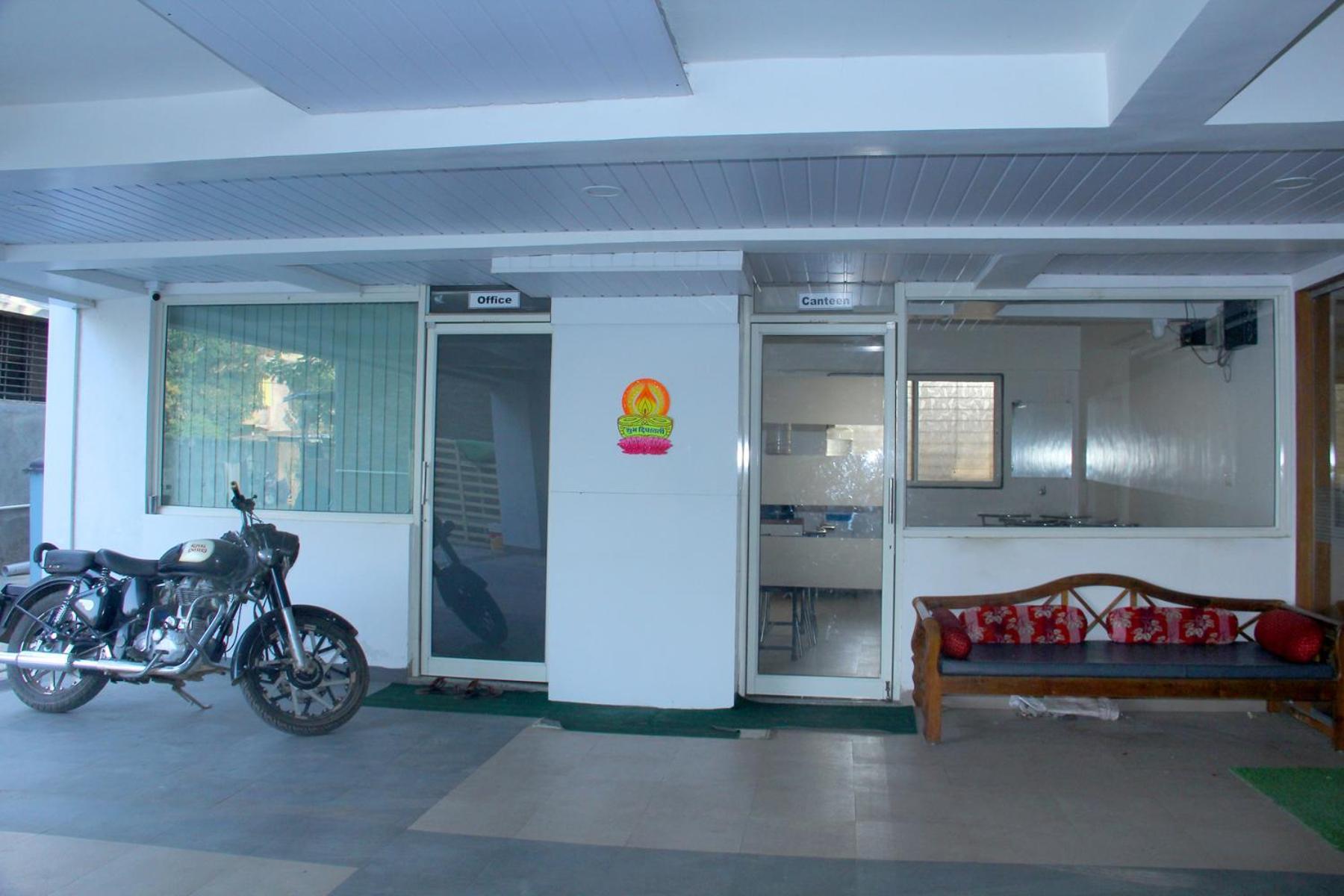 Hotel Ambai Executive Tuljapur Buitenkant foto