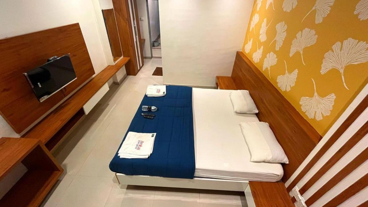 Hotel Ambai Executive Tuljapur Buitenkant foto