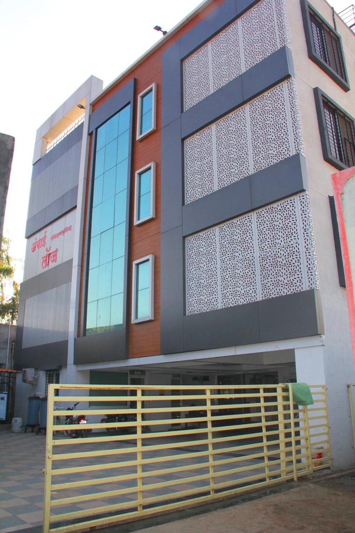 Hotel Ambai Executive Tuljapur Buitenkant foto