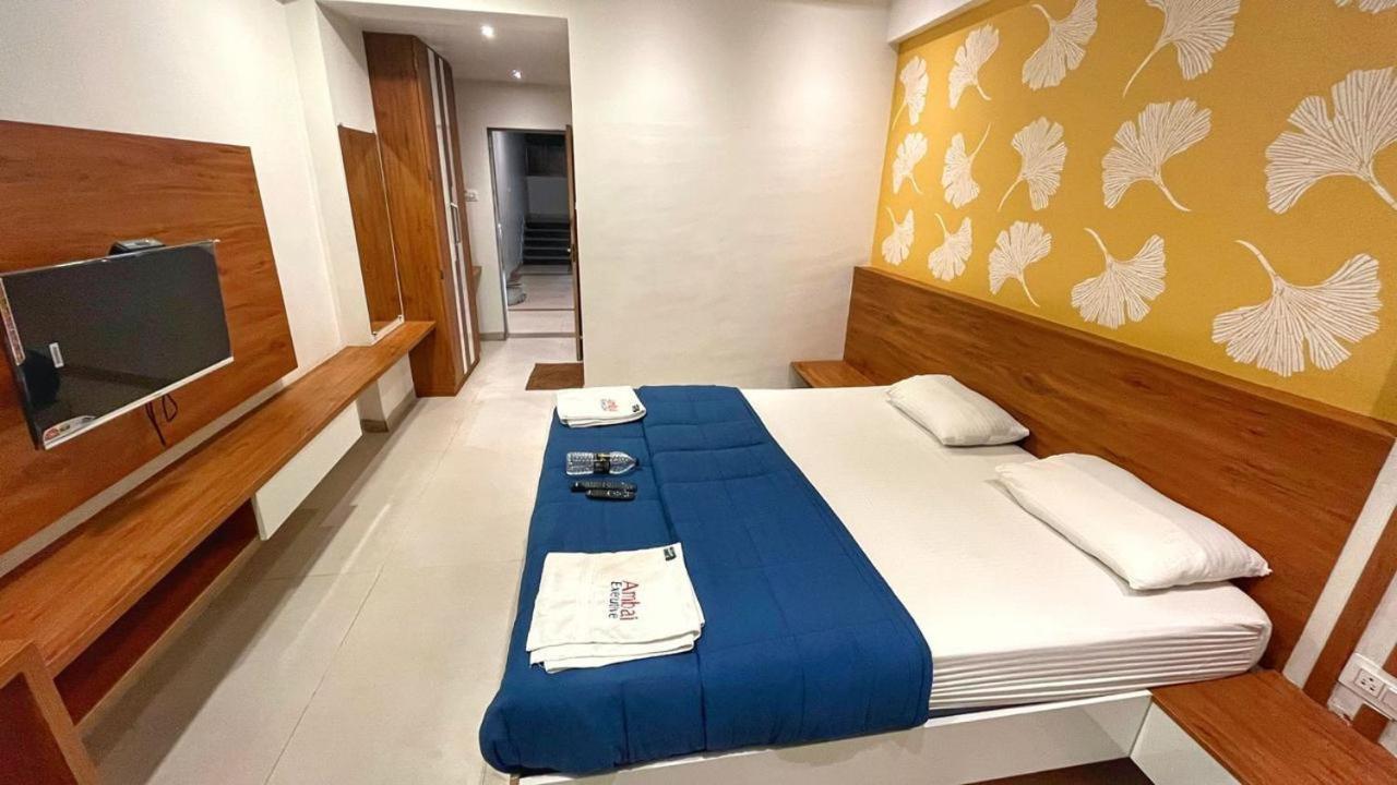 Hotel Ambai Executive Tuljapur Buitenkant foto